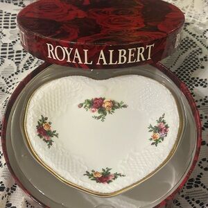 ✨VTG 2002🌹Royal Albert Old Country Roses Sentiments Heart Tray❤️ MINT condition